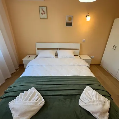 Apartment уютен тристаен апаратамент,намиращ се на тиха и спокойна улица Sofia