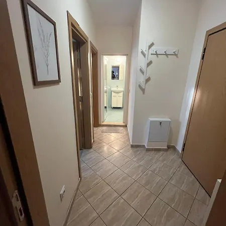 уютен тристаен апаратамент,намиращ се на тиха и спокойна улица Sofía