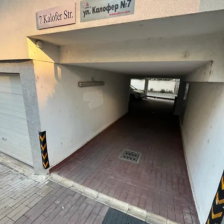 уютен тристаен апаратамент,намиращ се на тиха и спокойна улица Apartment