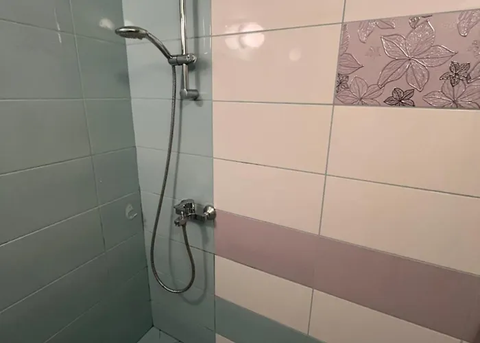 уютен тристаен апаратамент,намиращ се на тиха и спокойна улица アパート