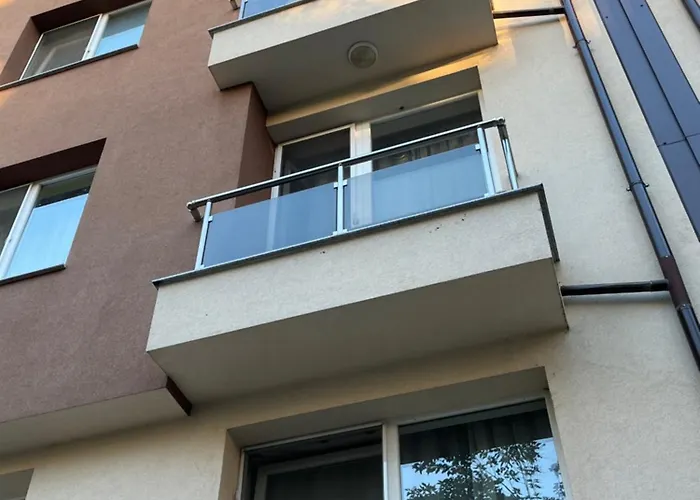 уютен тристаен апаратамент,намиращ се на тиха и спокойна улица