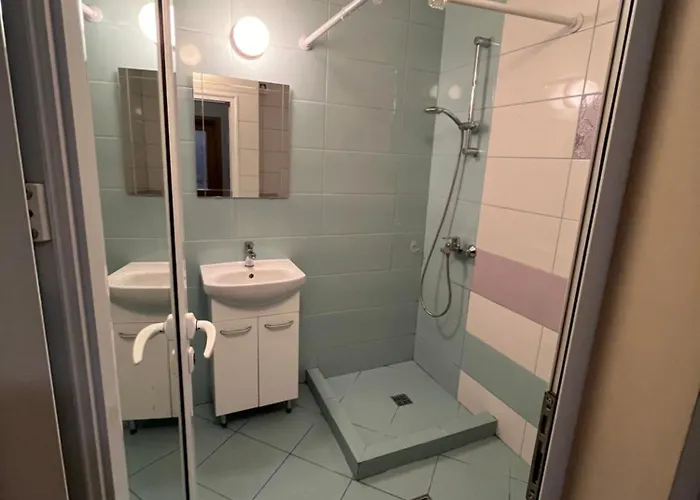 アパート уютен тристаен апаратамент,намиращ се на тиха и спокойна улица