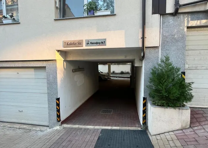 уютен тристаен апаратамент,намиращ се на тиха и спокойна улица ソフィア