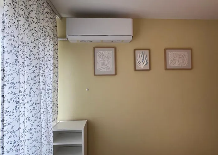 уютен тристаен апаратамент,намиращ се на тиха и спокойна улица