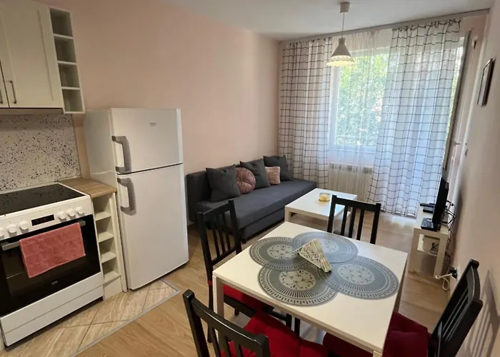 уютен тристаен апаратамент,намиращ се на тиха и спокойна улица アパート ソフィア