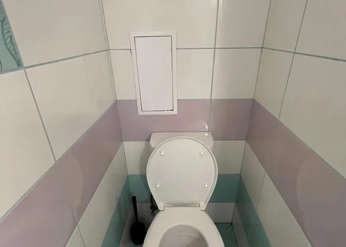 уютен тристаен апаратамент,намиращ се на тиха и спокойна улица *