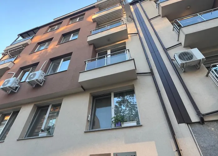 アパート уютен тристаен апаратамент,намиращ се на тиха и спокойна улица ソフィア